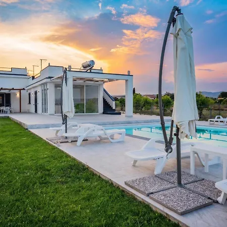 Dei Tre Colli Villa